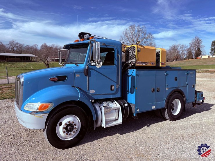 2012-peterbilt-337-image-1