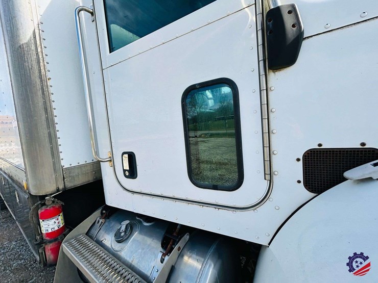 2007-peterbilt-340-image-74