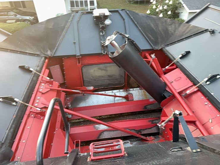 2018-case-ih-8240-image-80