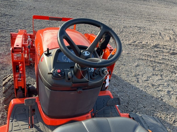 #3031-•-kubota-bx235-tractor-image-12