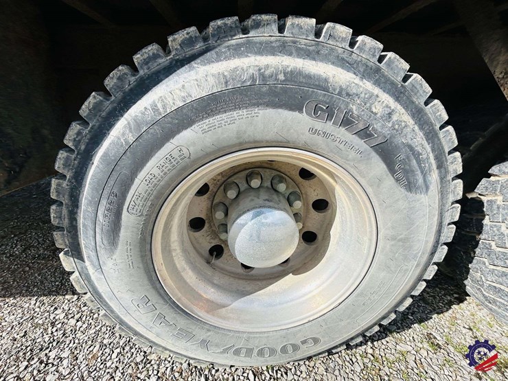 2007-peterbilt-340-image-83