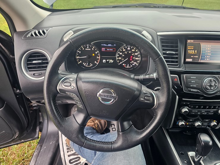 2013-nissan-pathfinder-image-38