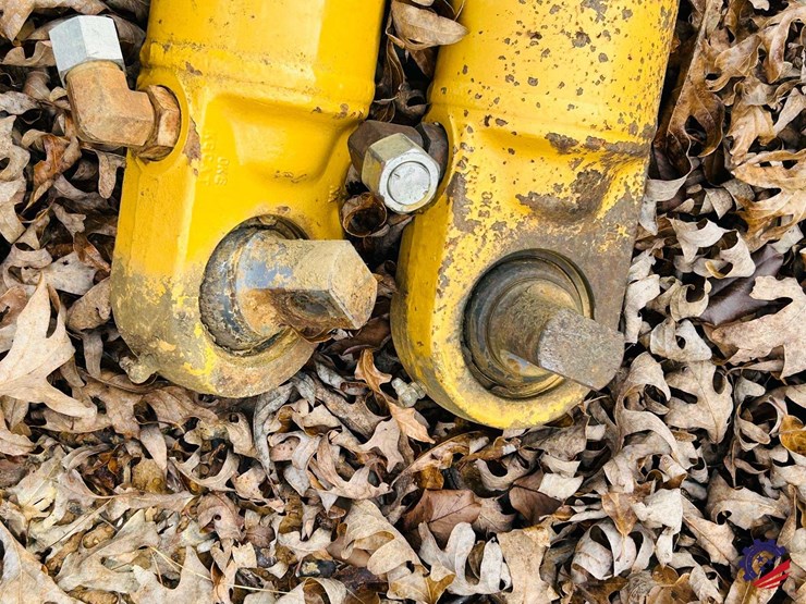 caterpillar-725c-image-31