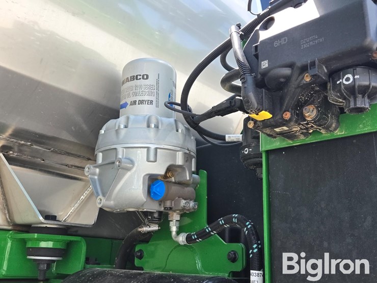 2023-john-deere-410r-image-17