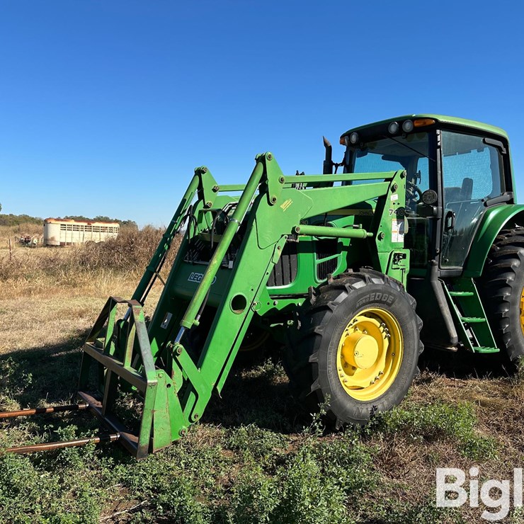 2011 JOHN DEERE 7130