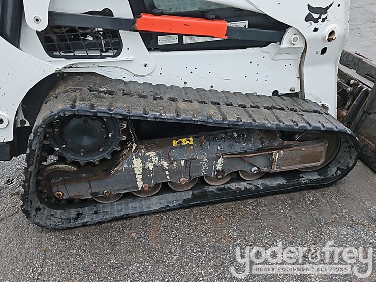 2019-bobcat-t740-image-10