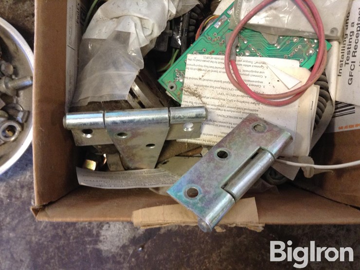 bucket-&-toolbox-w/-shop-parts-image-17