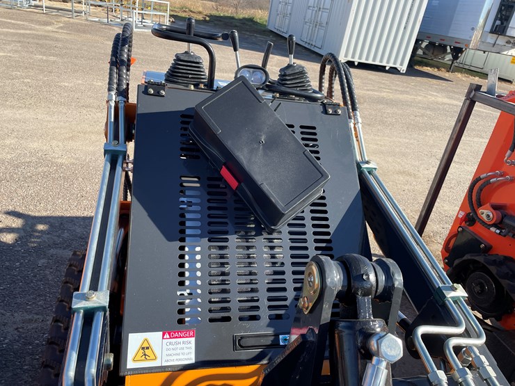 #3246c-•-ats-mini-track-skid-steer-image-9