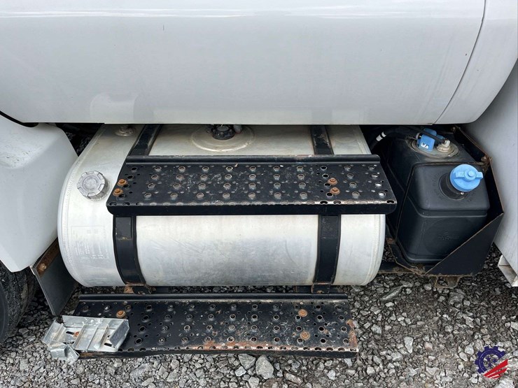 2013-ford-f750-image-22