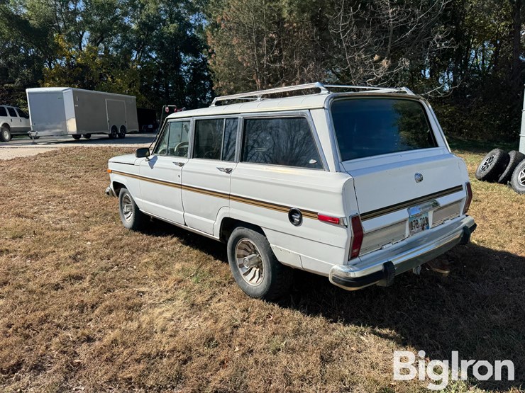 1985-jeep-grand-wagoneer-4x4-suv-image-7