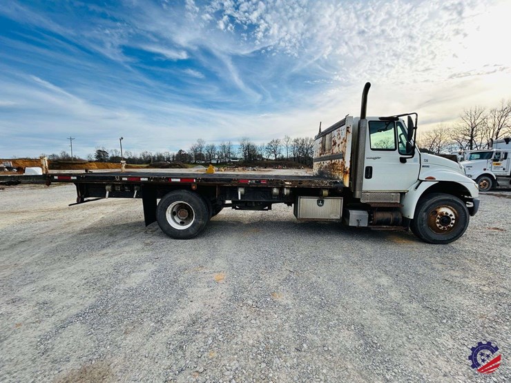 2013-international-durastar-4400-image-6