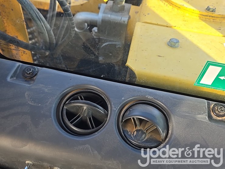 2022-komatsu-pc490-lc-11-image-121