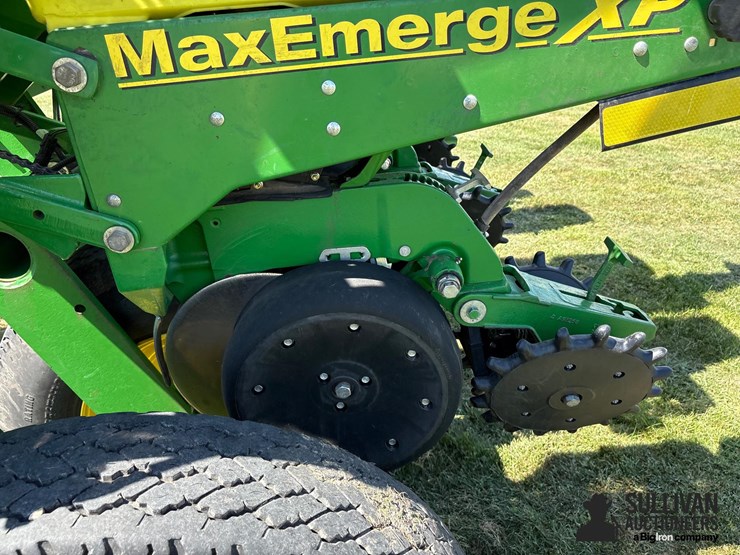 2013-john-deere-1770nt-image-15