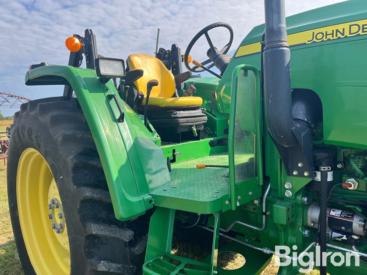 2013-john-deere-6115d-image-14