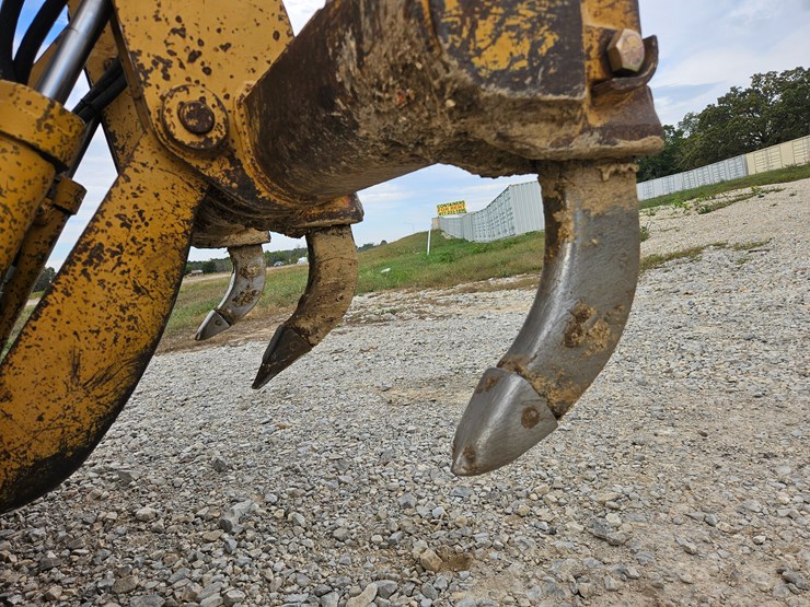 2002-caterpillar-d5g-xl-image-75