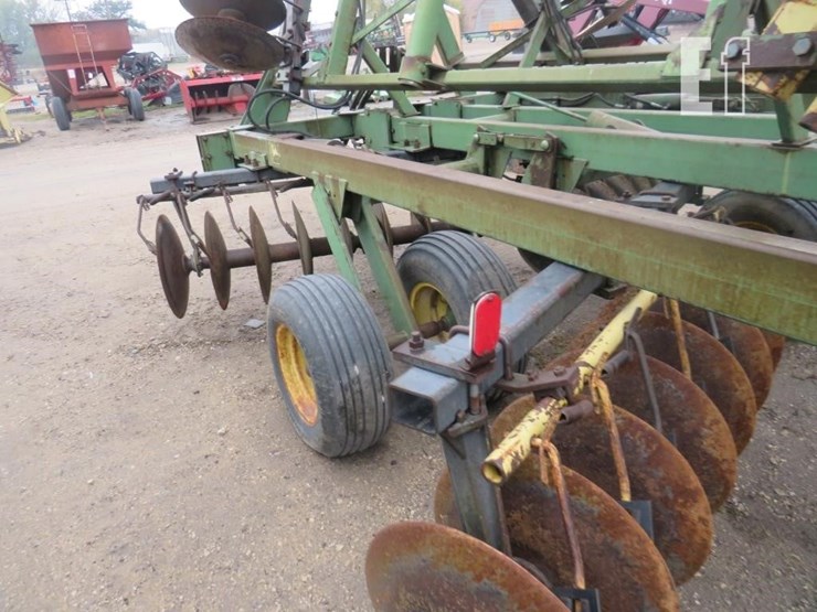 john-deere-230-image-8