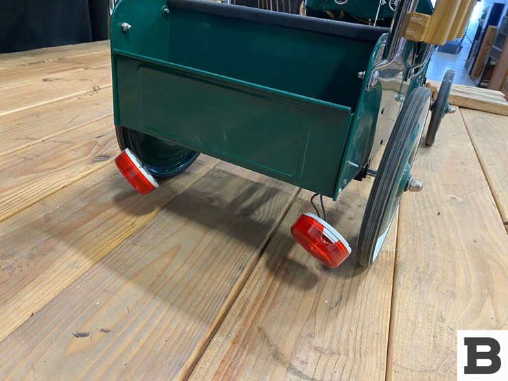 dexton-classic-toy-pedal-car-image-9