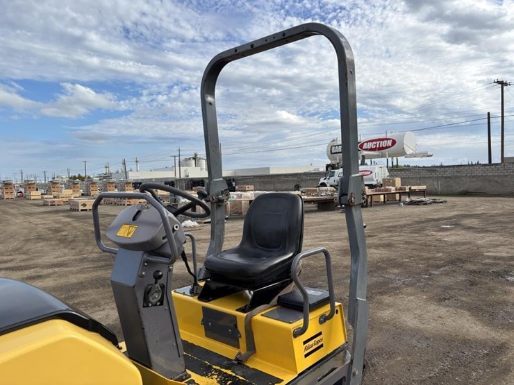 2015-dynapac-cc1200-image-17