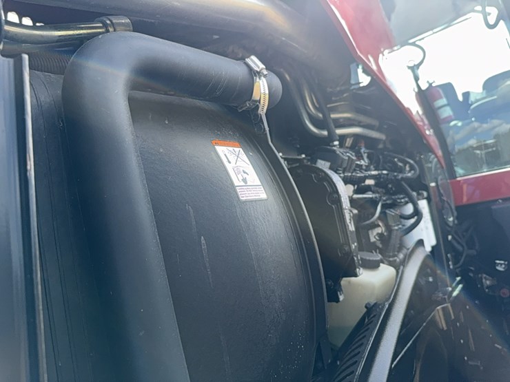 case-ih-magnum-335-image-46