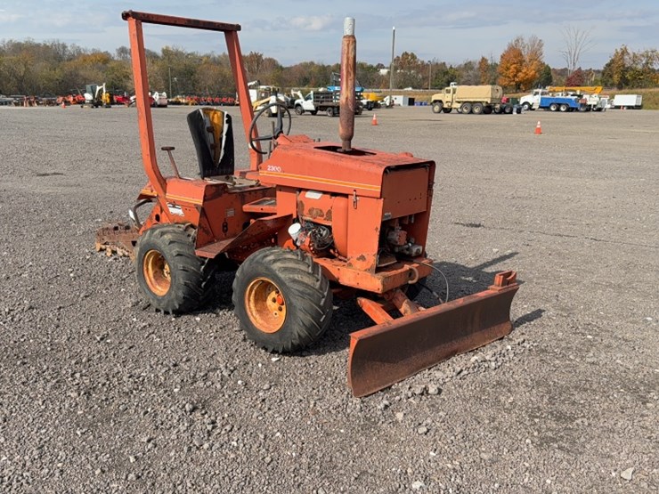 ditch-witch-2300-image-3