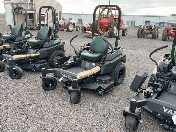 #3080-•-yakta-yxr-120-zero-turn-lawn-mower-image-1