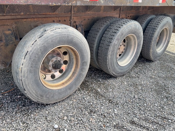 2004-caterpillar-c12-image-11