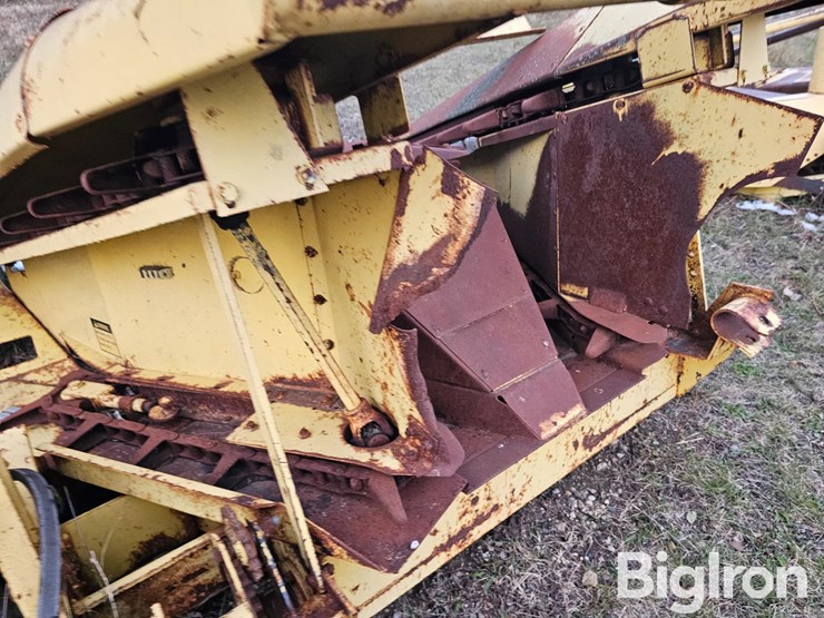 new-holland-880r2-image-12