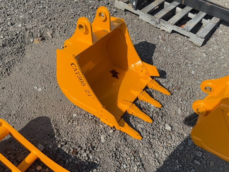 caterpillar-305-image-1