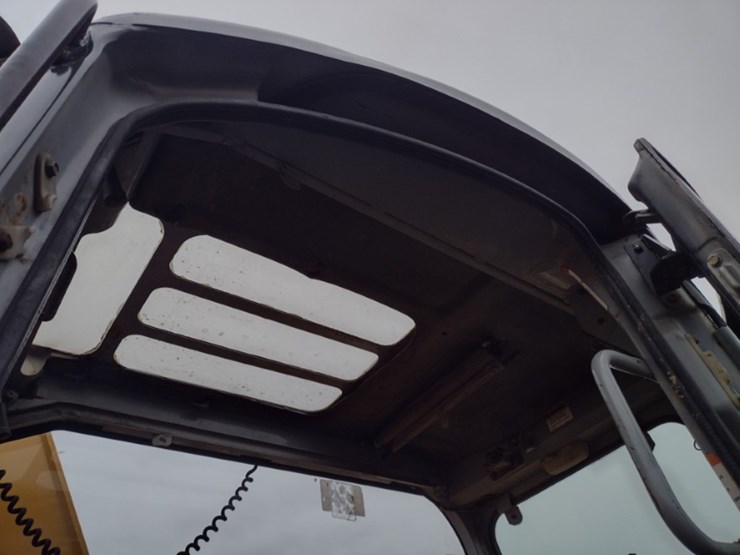 komatsu-pc128uu-2-image-13