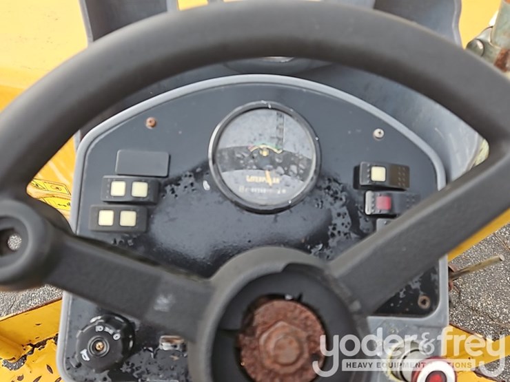 2011-caterpillar-cb34b-image-29