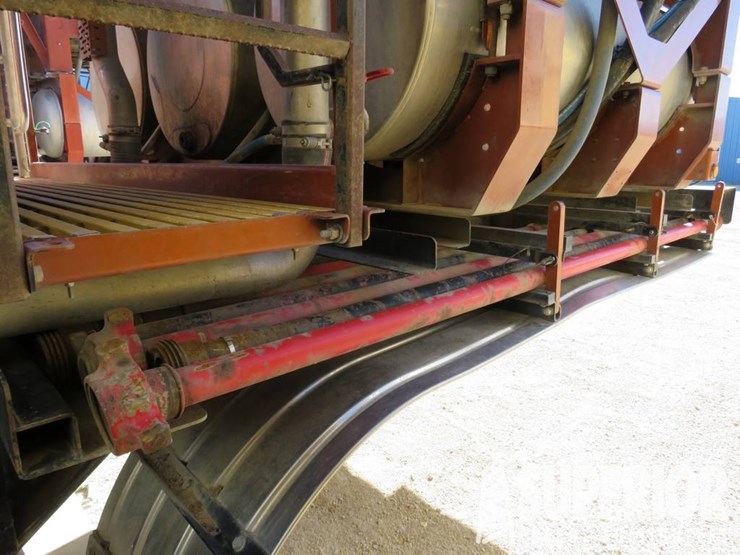 2018-caterpillar-c27-image-21