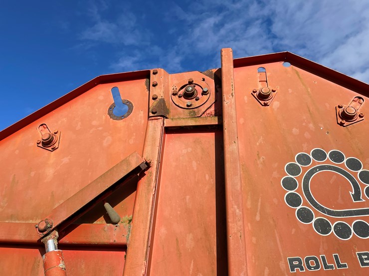 #1408-•-omc-596-roll-baler-image-9
