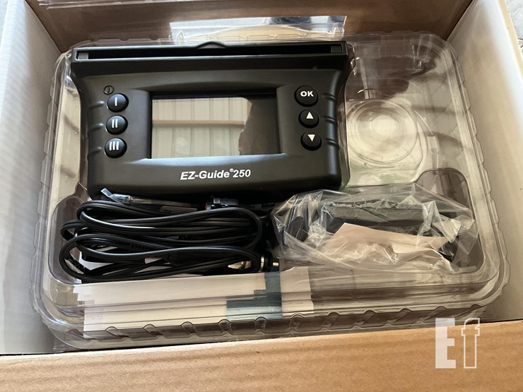 2021-trimble-ez-guide-250-image-3