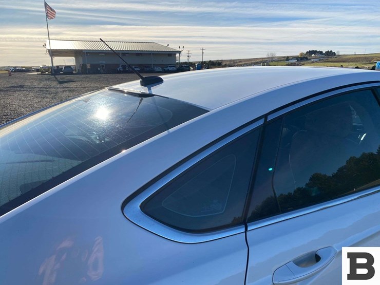 2016-ford-fusion-sedan-image-20