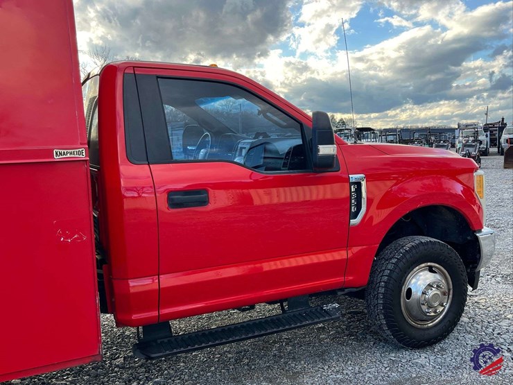 2017-ford-f350-xl-image-37