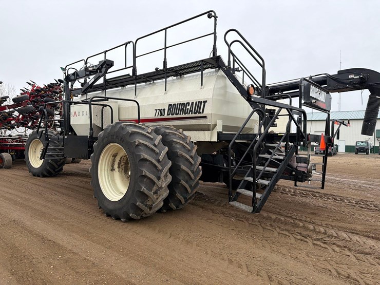 2016-bourgault-3320-66-image-43