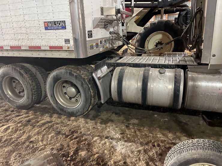 2014-mack-cxu613-semi-image-4