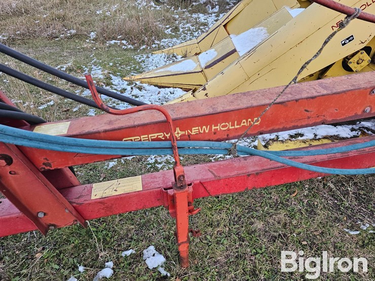 new-holland-890-image-13