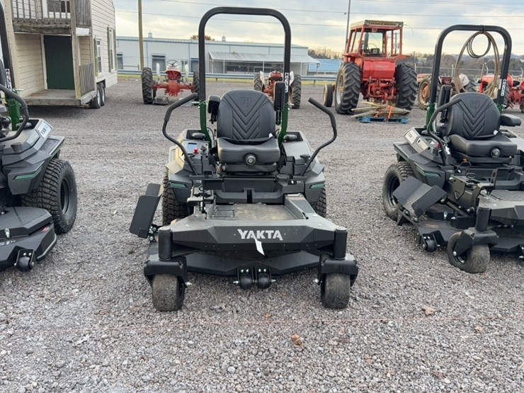 #3075-•-yakta-yxr-710-zero-turn-lawn-mower-image-2