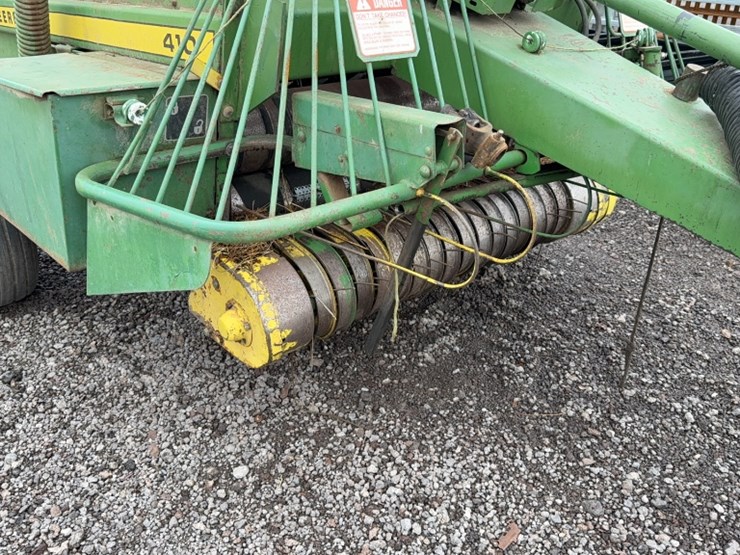 john-deere-410-image-3