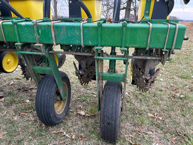 john-deere-7200-image-34