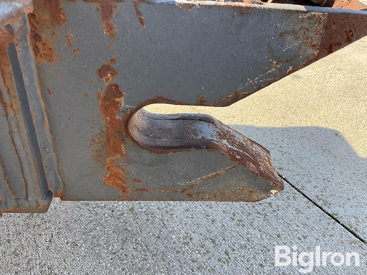 international-7400-image-13