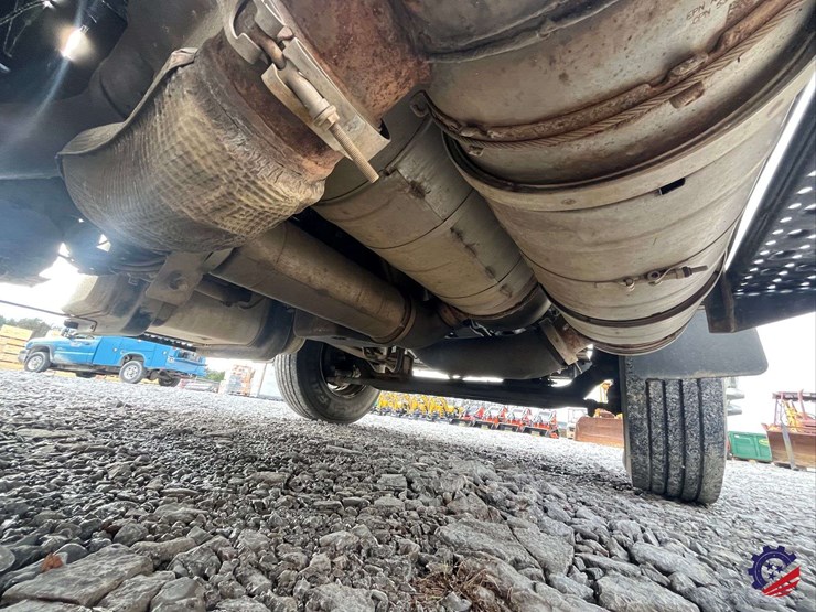 2013-ford-f750-image-43