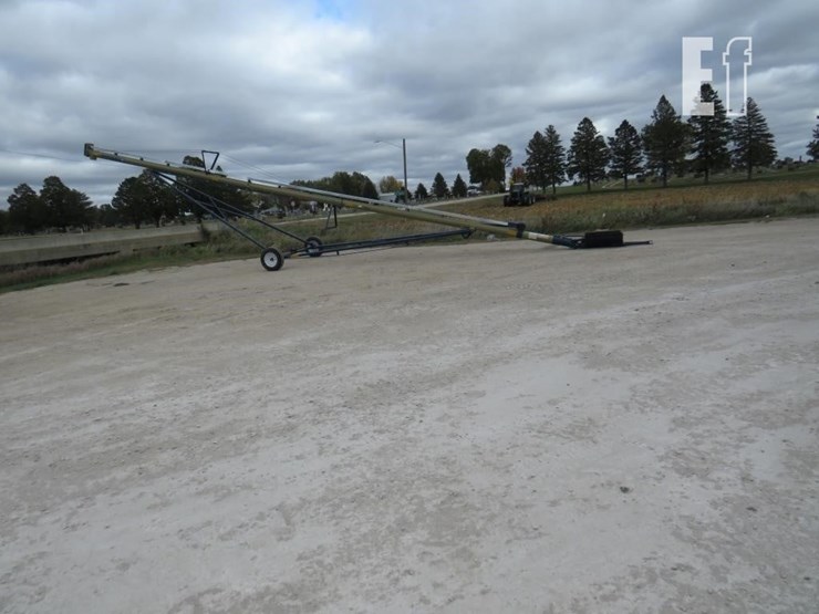 harvest-international-t852-image-1