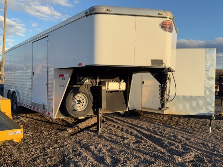 #3004-•-2014-sundowner-20'-enclosed-gooseneck-trailer-image-3