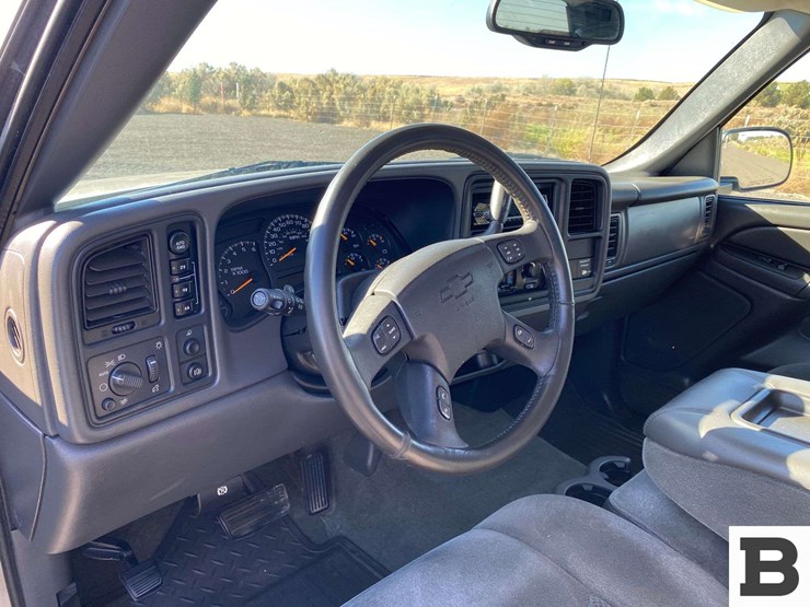 2004-chevrolet-silverado-1500-image-26