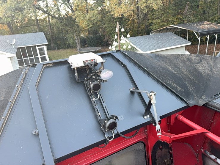 2018-case-ih-8240-image-96