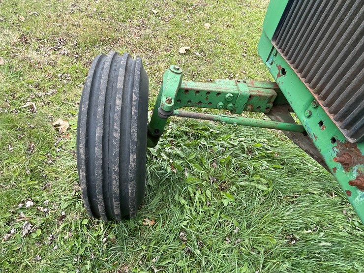 john-deere-4040-image-13