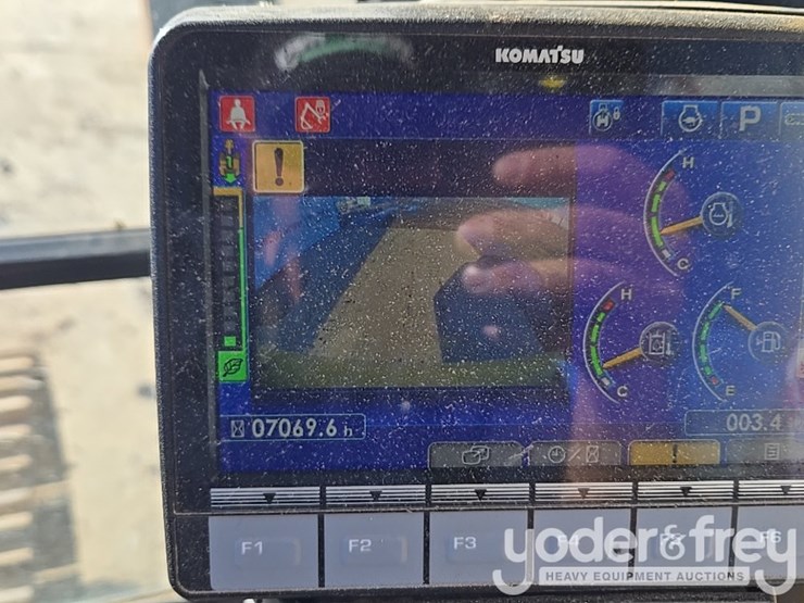 2022-komatsu-pc490-lc-11-image-137