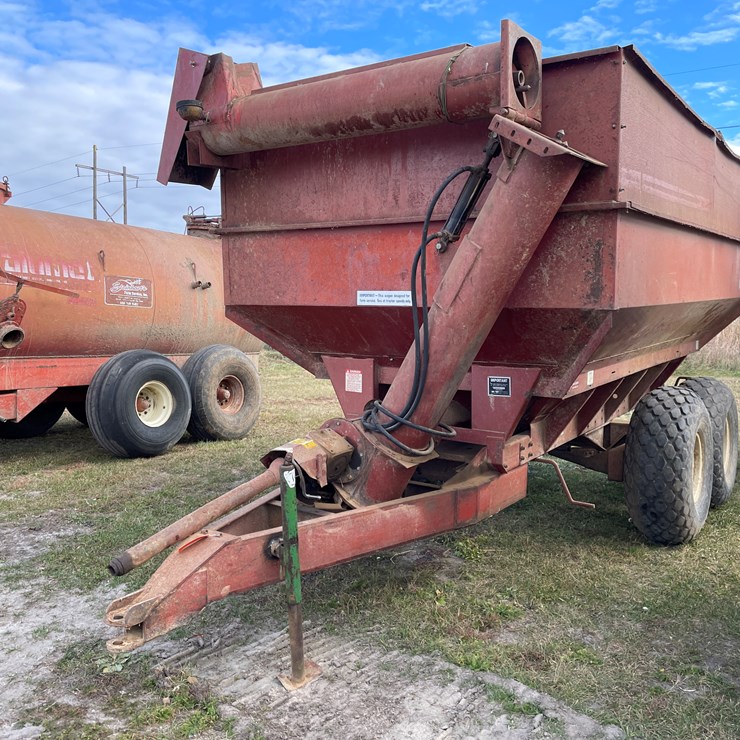 M&W LITTLE RED WAGON